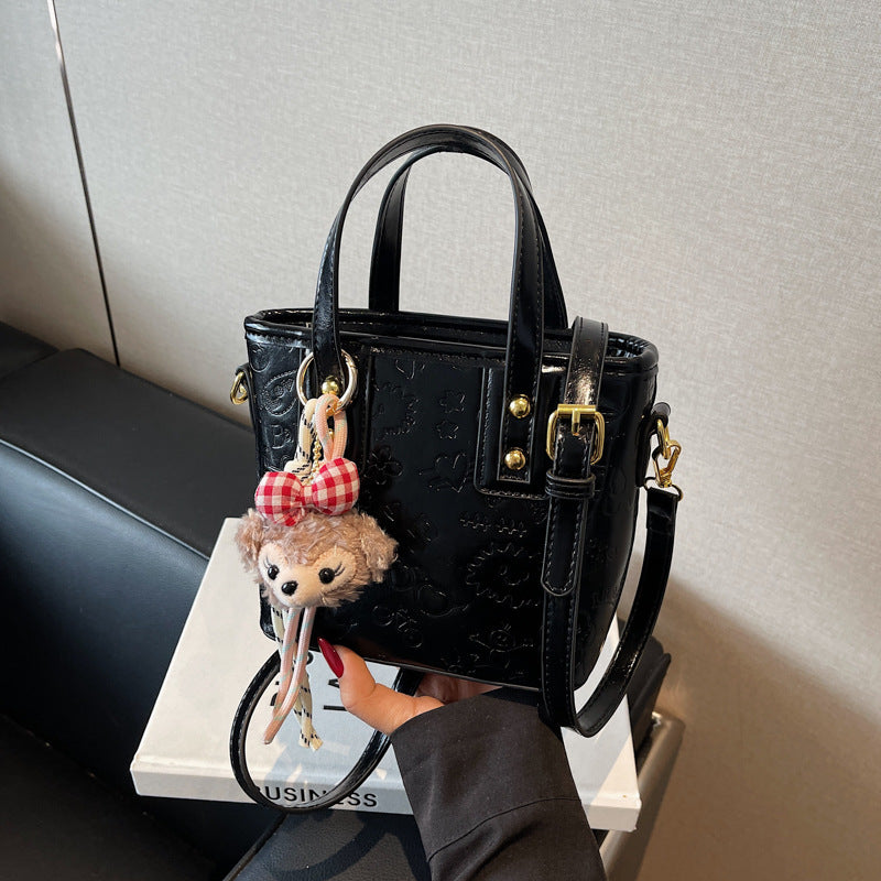 Foreign trade is popular this year, small bags for women 2025 new versatile bucket bags, Korean version commuter shoulder messenger handbag