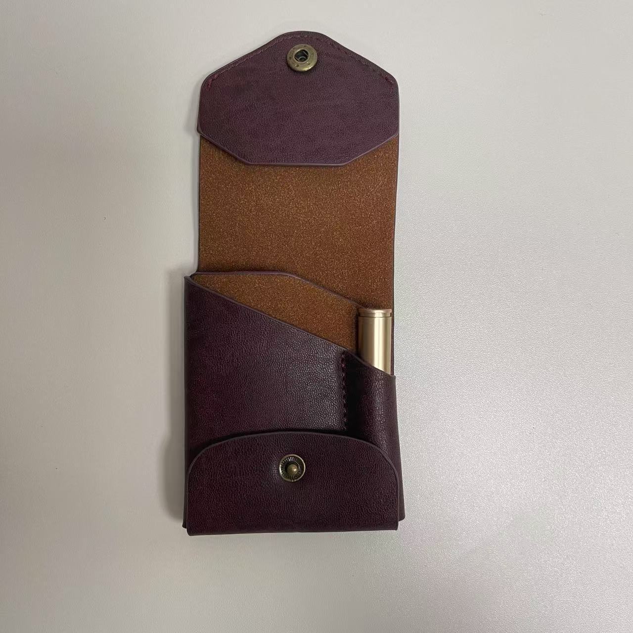 Retro accent men and women can use wallets with bullet pens, multi-functional change storage bags, simple and wear-resistant leather card bags