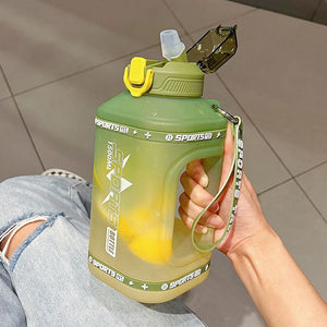 Large-capacity straw water cup for men, fitness ton bucket, summer women's sports, high temperature resistant drinking bucket, bottle, kettle cup