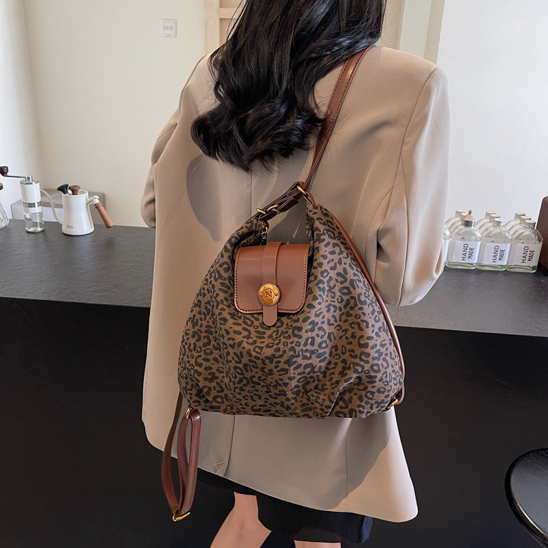 Casual woolen plaid bag women's 2025 new retro niche shoulder bag travel backpack commuter tote bag