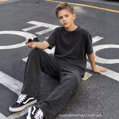 High street heavyweight washed crew neck t-shirt and straight-leg pants - trendy, versatile, casual boys' outfit