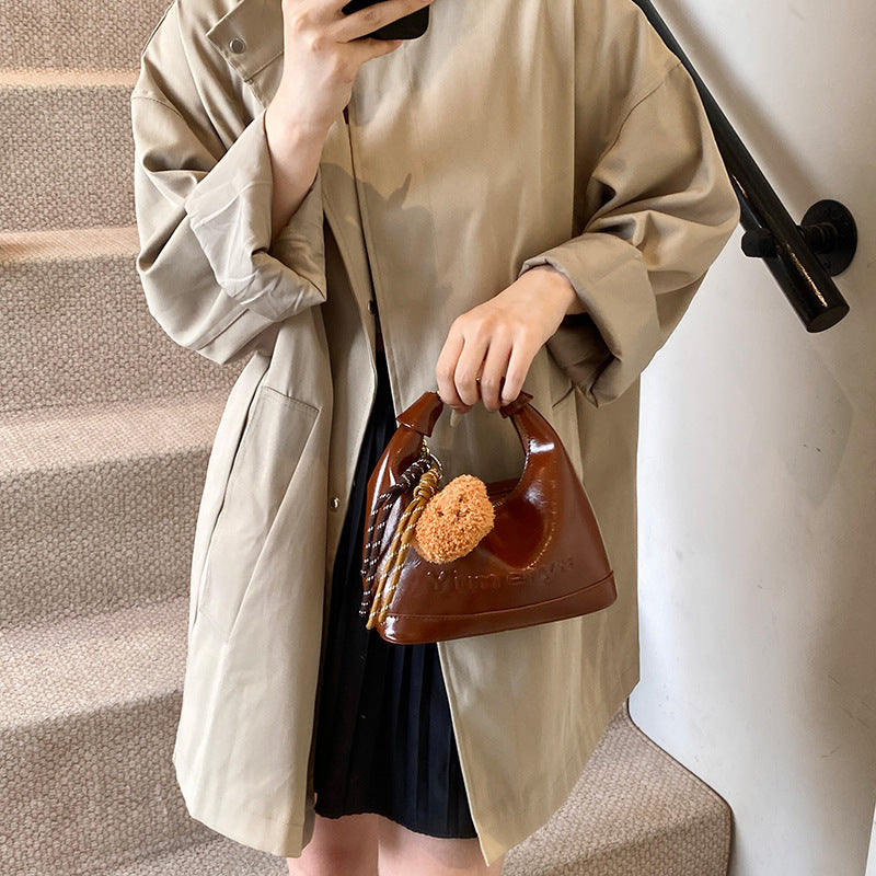 Casual fashion texture bag women's large capacity 2025 new simple niche design shoulder bag commuter dumpling bag