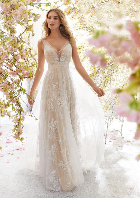 new european and american export wedding dress -   sexy fashion v-neck sleeveless lace wedding dress