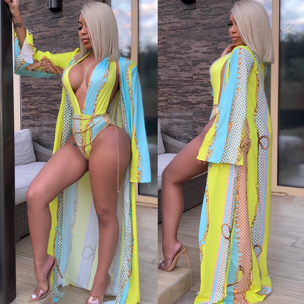 Z041 European and American sexy women's clothing  Dunhuang Express supply characteristic printed swimsuit cape two-piece set