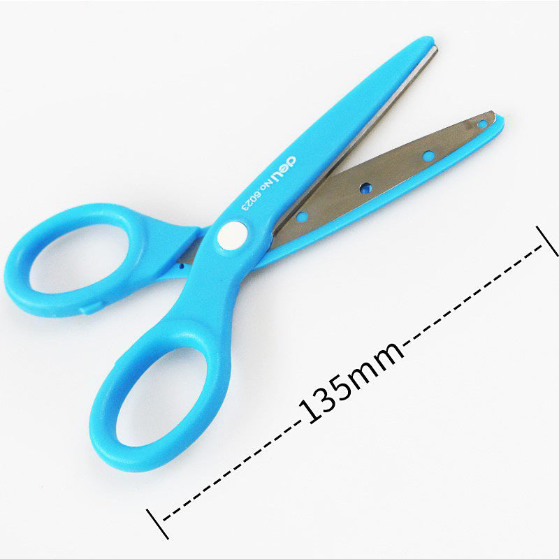 Deli 6023 Children's and students' handmade origami scissors with sheath are safe and do not hurt hands. Kindergarten scissors small scissors