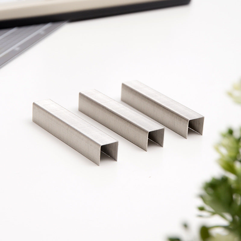 Deli 0213 stainless steel thick layer staples, large staples 23/13 1000 pieces/box, can be ordered for 100 pages