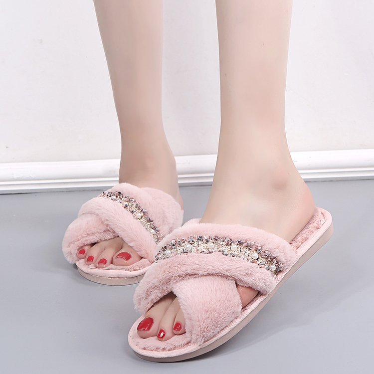 Fuzzy slippers women's winter outdoor wear 2024 autumn new fashion cross korean style student chic pearl flat sandals
