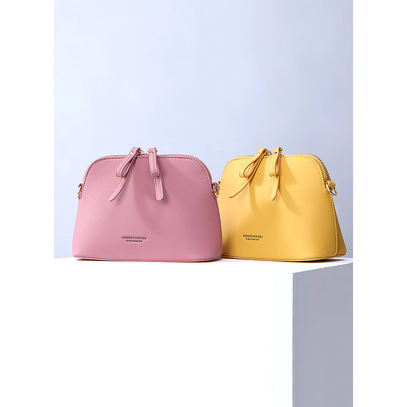 Forever young bag women, large-capacity messenger bag women, factory direct sales of versatile shell bags, one piece is sent on behalf of others