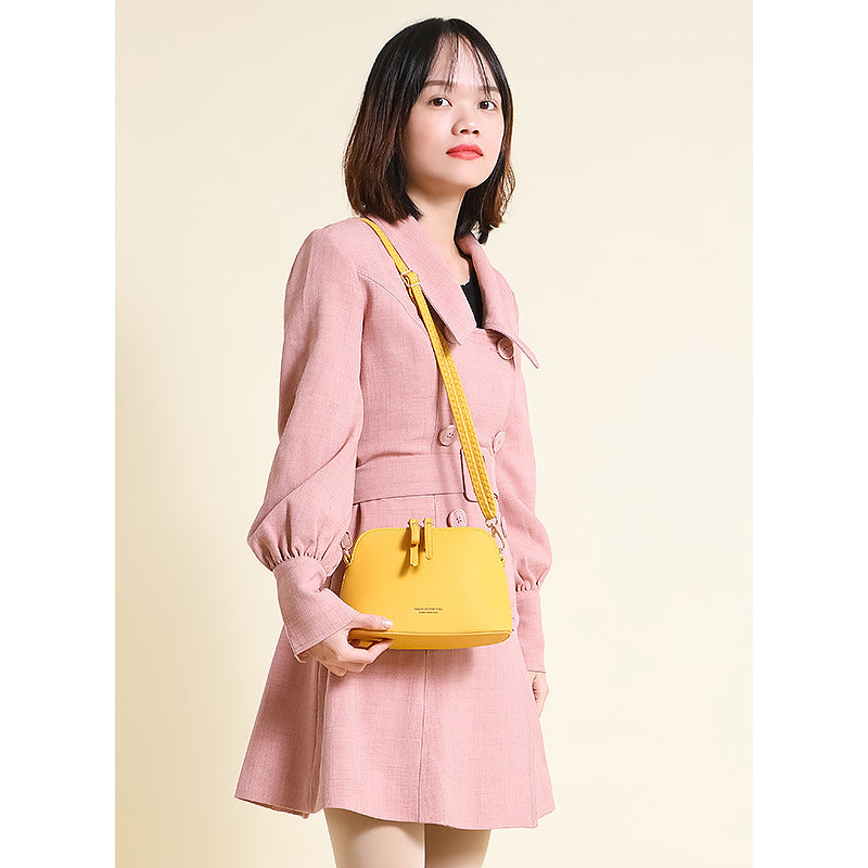 Forever young bag women, large-capacity messenger bag women, factory direct sales of versatile shell bags, one piece is sent on behalf of others