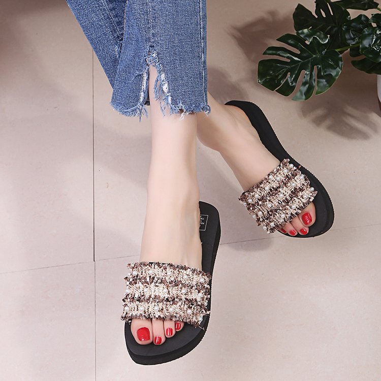 European style women's summer fashion slides - new 2024 flat beach sandals - thong sandals - women's slides