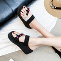 Flower thong sandals, summer outerwear, fairy style, 2024 new fashion pearl women's sandals, thick soleplatform shoes, trendy