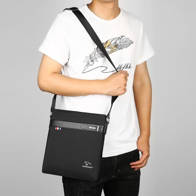 New men's fashion trend Oxford cloth waterproof shoulder messenger bag wholesale Korean version casual bag factory
