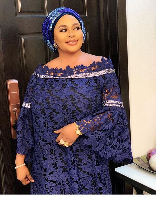 Special offer: african women's lace loose plus size robe dress with flared sleeves, fashionable long dress with matching headscarf
