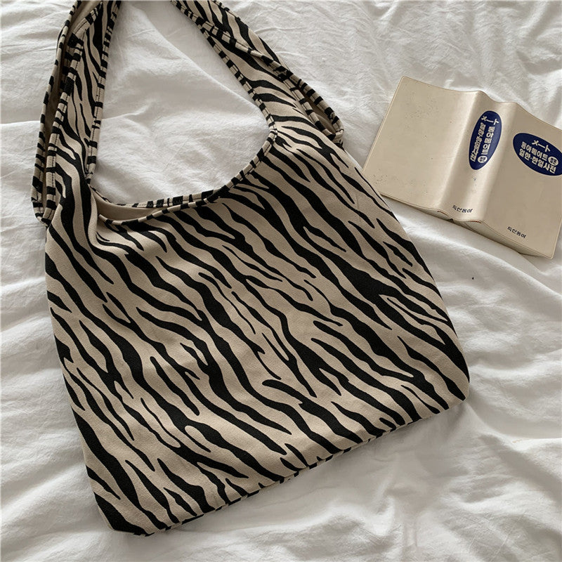 Bag women's bag new Korean version crossbody shoulder bag canvas bag animal texture diagonal span large capacity shopping bag bags