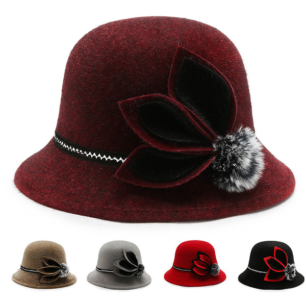 Middle-aged and elderly women's hats autumn and winter warm fashion Japanese trend basin hats casual hairball sun hats top hats