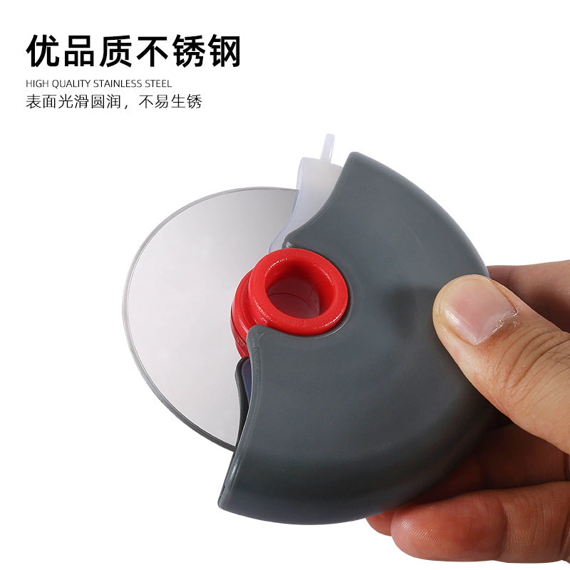 New round rolling pizza cutter with protective cover, detachable and washable stainless steel pizza wheel, kitchen tool