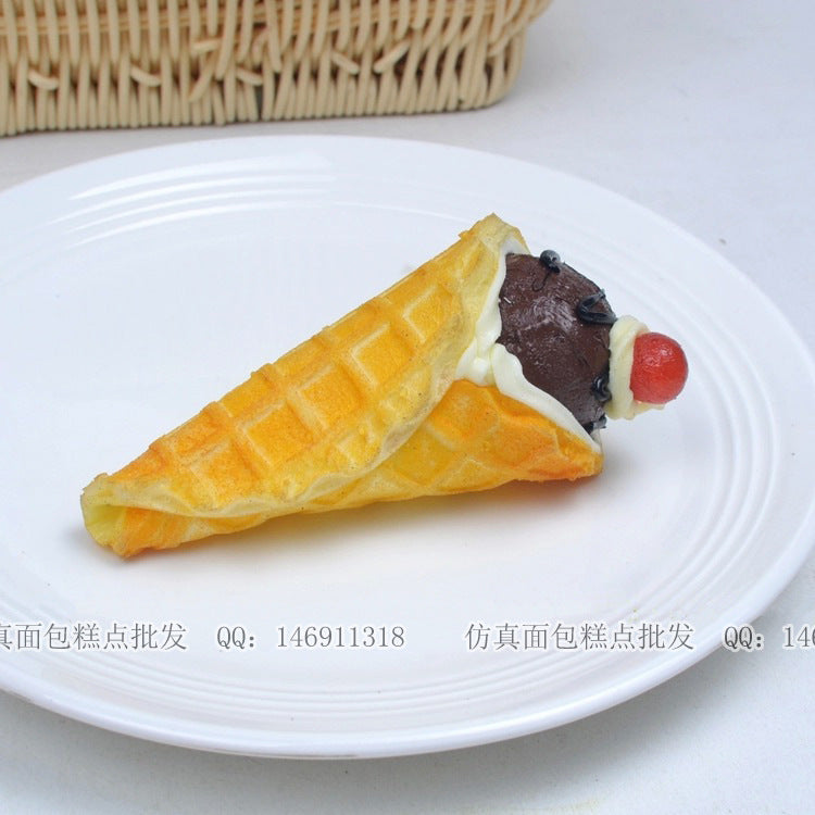 Simulation ice cream cone waffle ice cream model creative keychain gift simulation food jewelry pendant