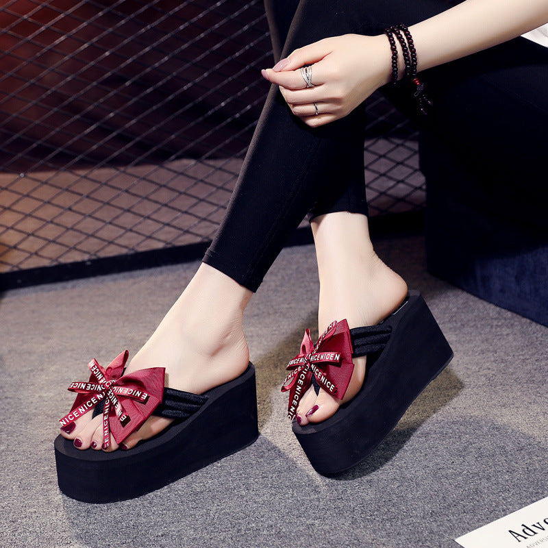 Women's summer fashion slippers - thick sole flip-flops for women, perfect for vacation, travel, beach, and seaside wear