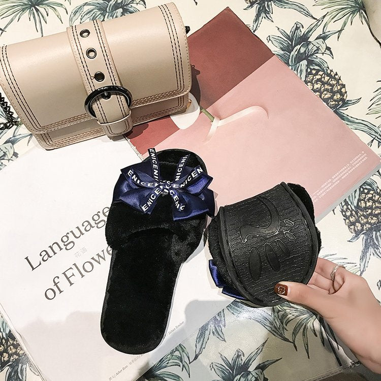 Fuzzy slippers with bow for women, new korean style fashionable outdoor one-strap flat slippers for autumn/winter 2024, home slippers