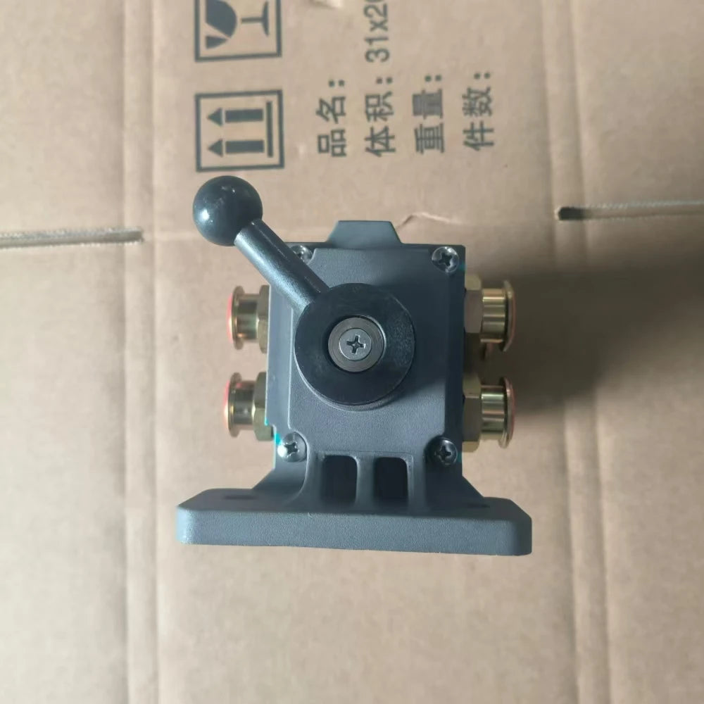 Sinotruk sitrak truck spare parts tank changeover valve wg9925550872 for sitrak oil tank electric steering valve