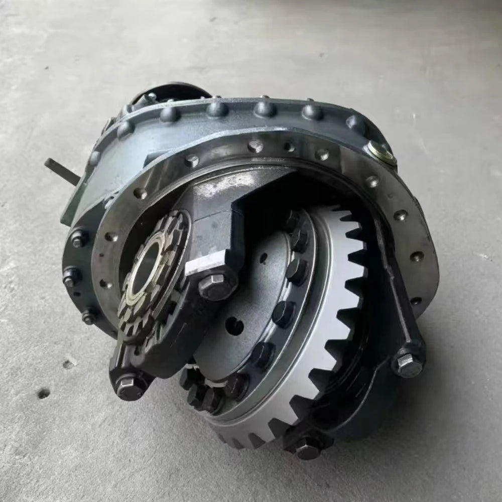 Sinotruk howo heavy truck spare parts trailer axle middle section of ac axle middle bridge az7121320745