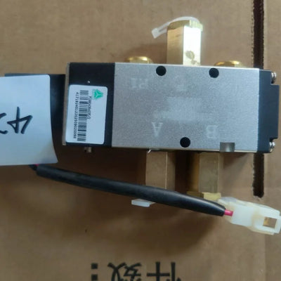 Sinotruk original homan h3 two-position five-way solenoid valve fg9804364035 24v