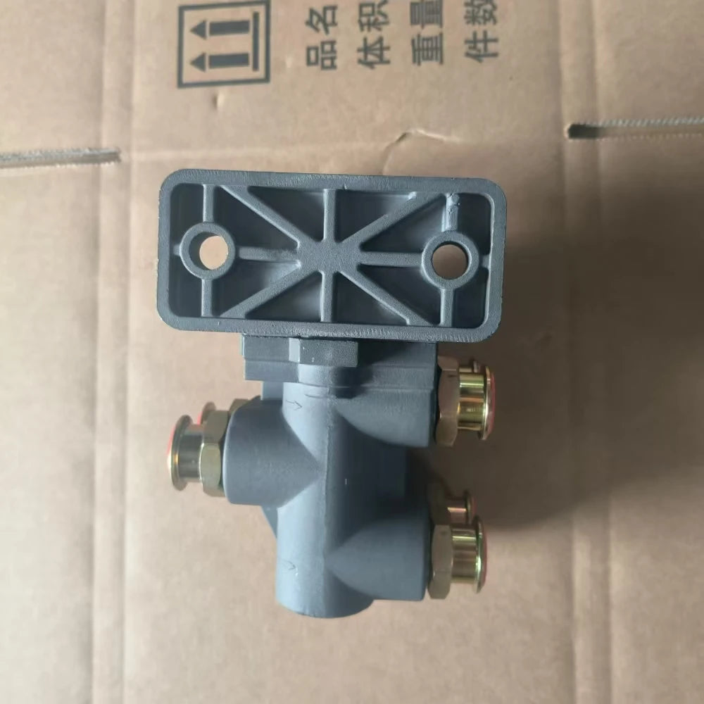Sinotruk sitrak truck spare parts tank changeover valve wg9925550872 for sitrak oil tank electric steering valve