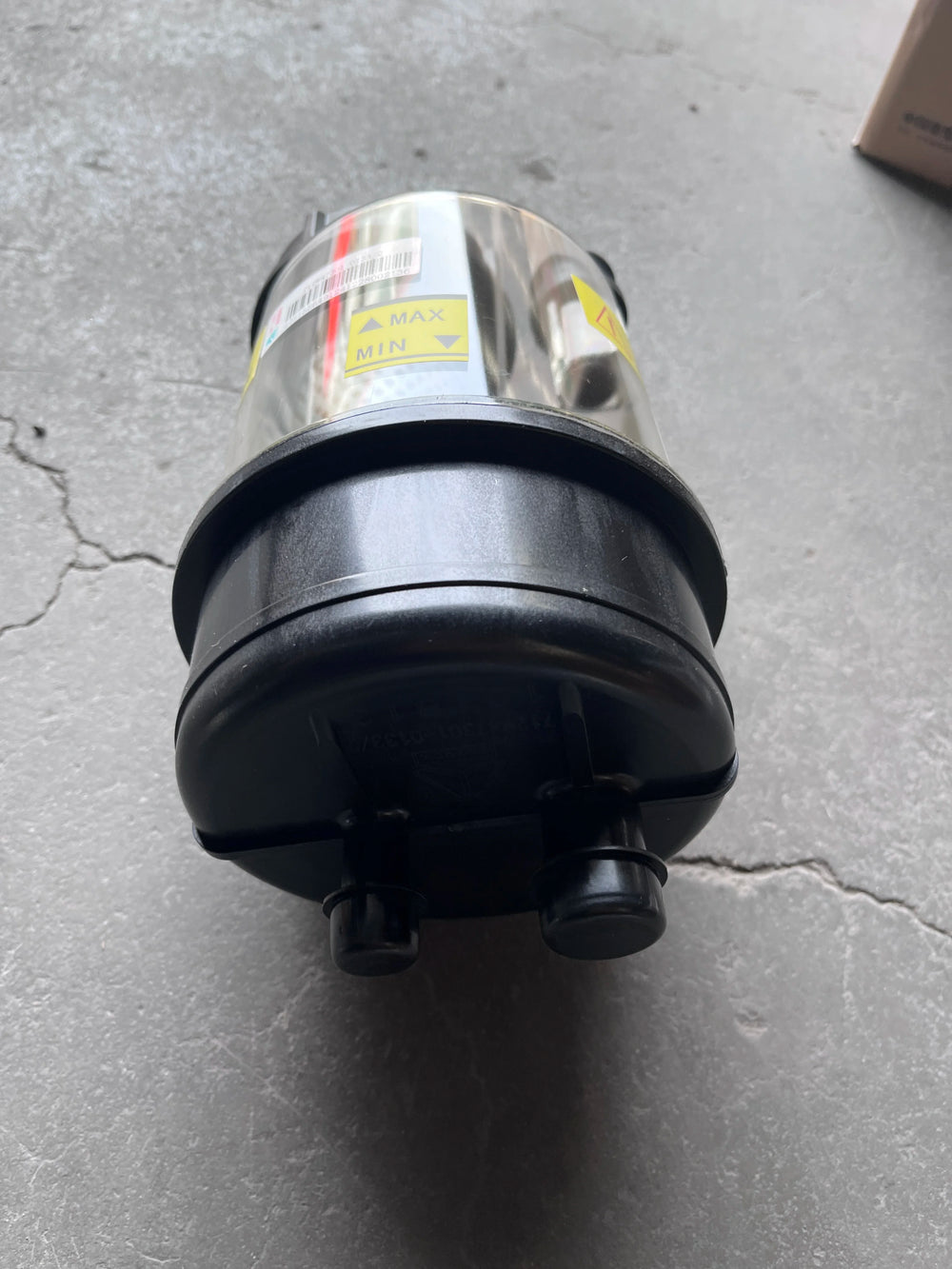 Howo sitrak truck body parts plastic transparent steering oil tank 712w47301-0133