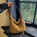 2026 new large capacity women's bag summer straw woven bag fashionable shoulder bag high-end handbag versatile commuter bag