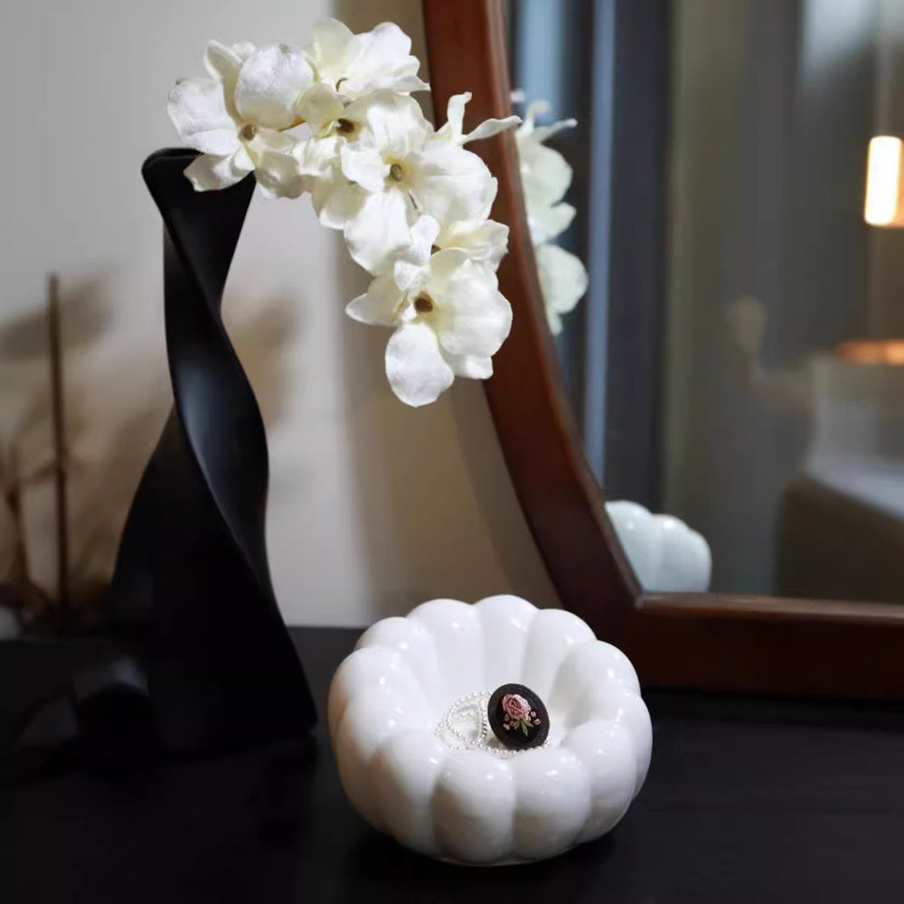 Stylish desktop internet celebrity photo props jewelry storage ceramic tray key ring storage creative display