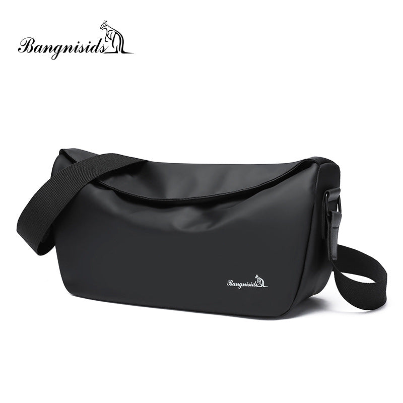 Spring new models, men's black shoulder bag, fashionable and simple, solid color versatile, large-capacity messenger bag, sports bag.