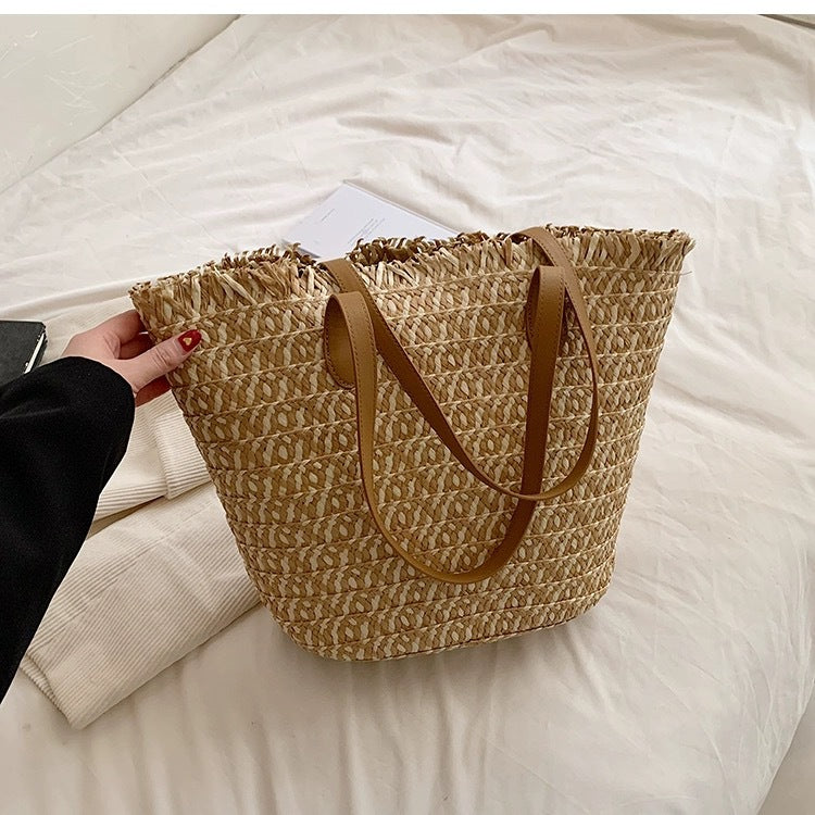 Single shoulder large capacity straw bag woven bag casual beach bag vacation ins straw bag single shoulder portable commuter women's bag