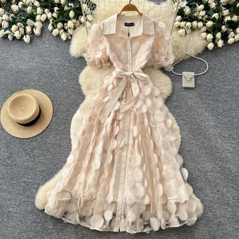 French chic lace-trimmed dress: women's summer short-sleeve a-line dress with tie waist – elegant and refined