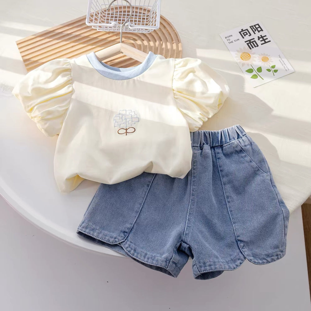Girls' fashion set:  summer new arrival - stylish cartoon short-sleeve top and shorts two-piece outfit - wholesale supply