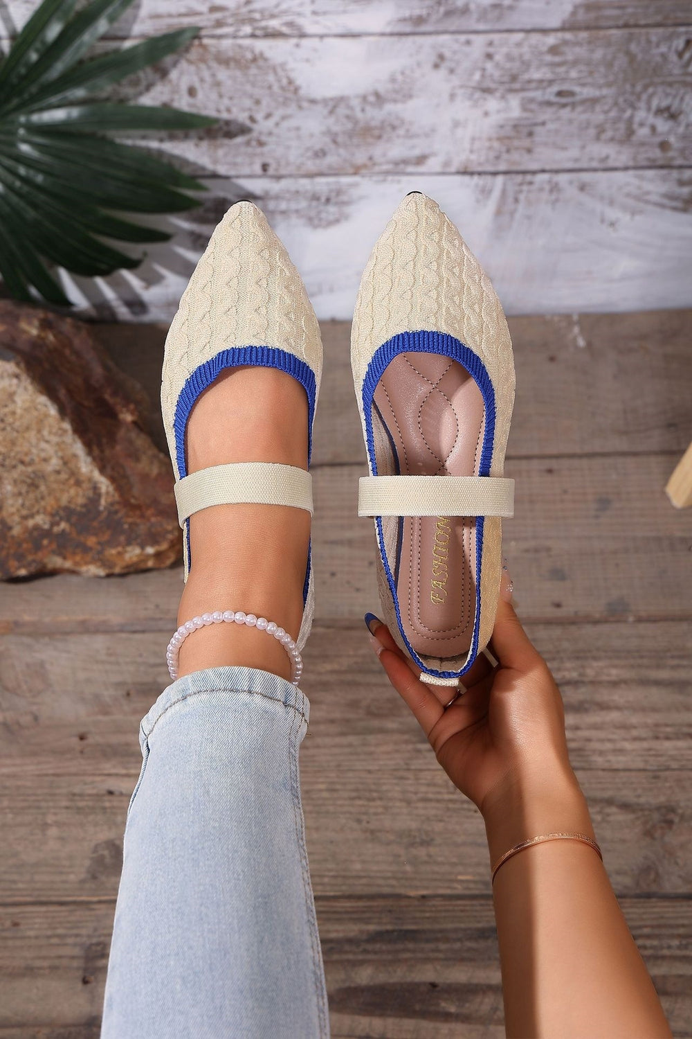 new arrival: plus-size women's flat loafers for cross-border e-commerce – flyknit fabric, fashionable round toe, breathable slip-ons – wholesale available