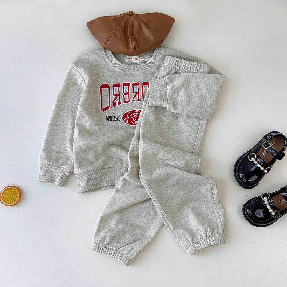 Girls' fall outfit: new letter embroidered sports sweatshirt and trendy sweatpants two-piece set for toddlers and young children - cross-border children's clothing