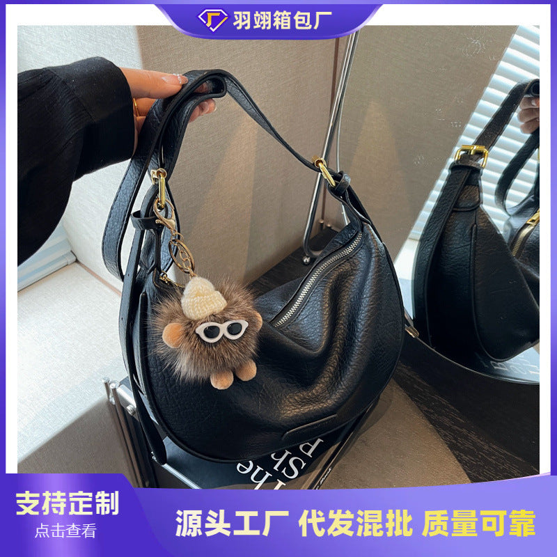 Cross-border high-quality textured bags women's large-capacity 2025 new autumn and winter versatile fashion messenger bags commuter dumpling bags