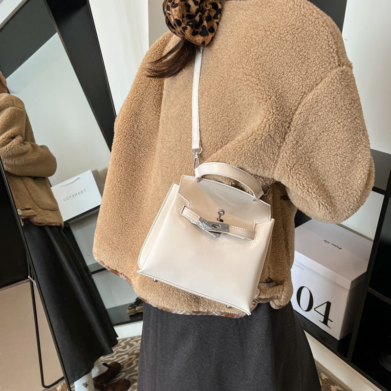 Foreign trade  fashion trend women's bags Kelly bags new handbags niche women's shoulder bags large-capacity messenger bags