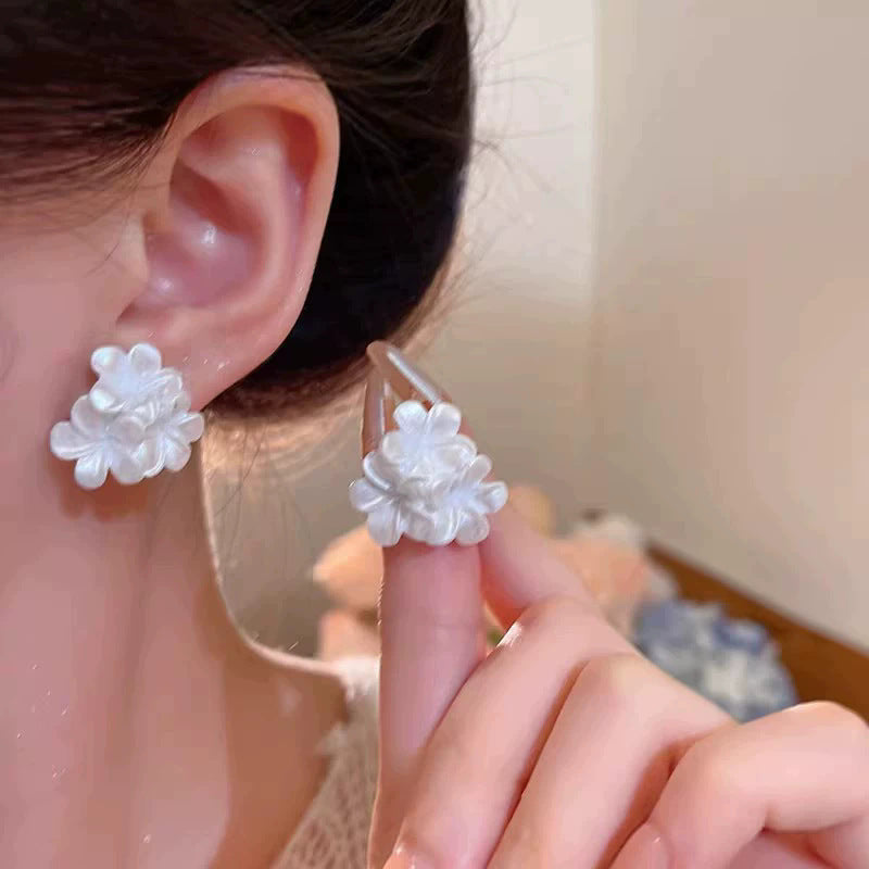 Spring break style white floral earrings - unique dopamine studs, niche design, versatile earrings