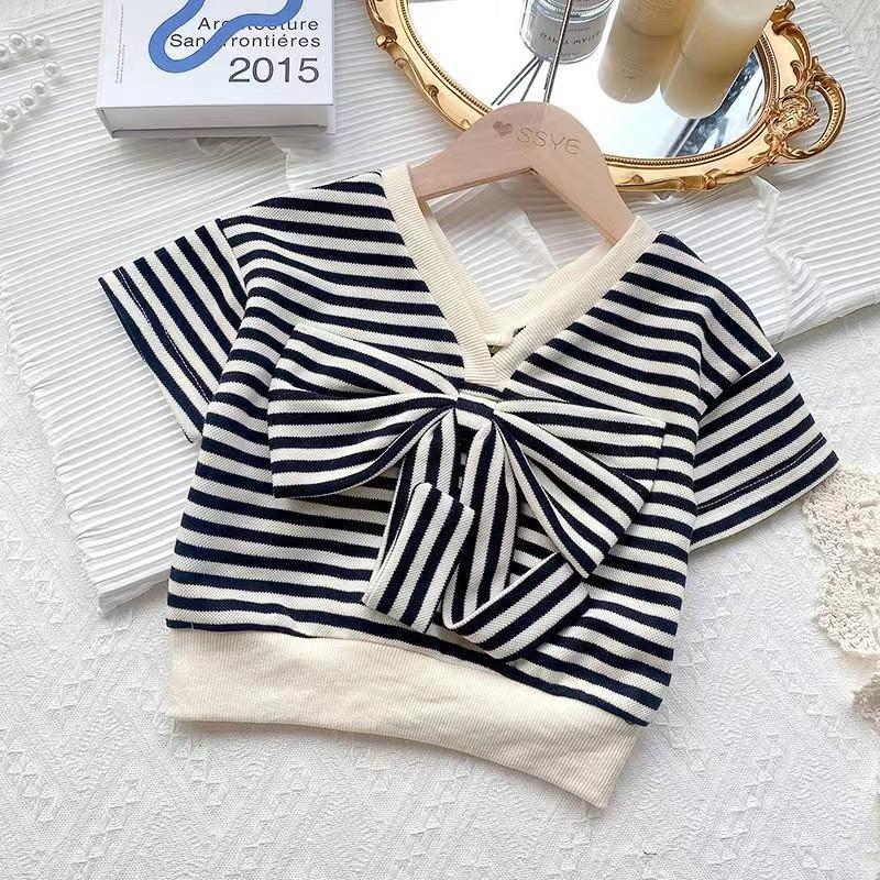 Korean girls' summer  new fashion striped set: kids' bowknot short-sleeve t-shirt + shorts