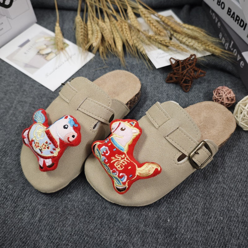 2026 cute smiling horse family wear cartoon birkenstock shoes women's fashion middle and big children birkenstock outwear toe-cap half slippers