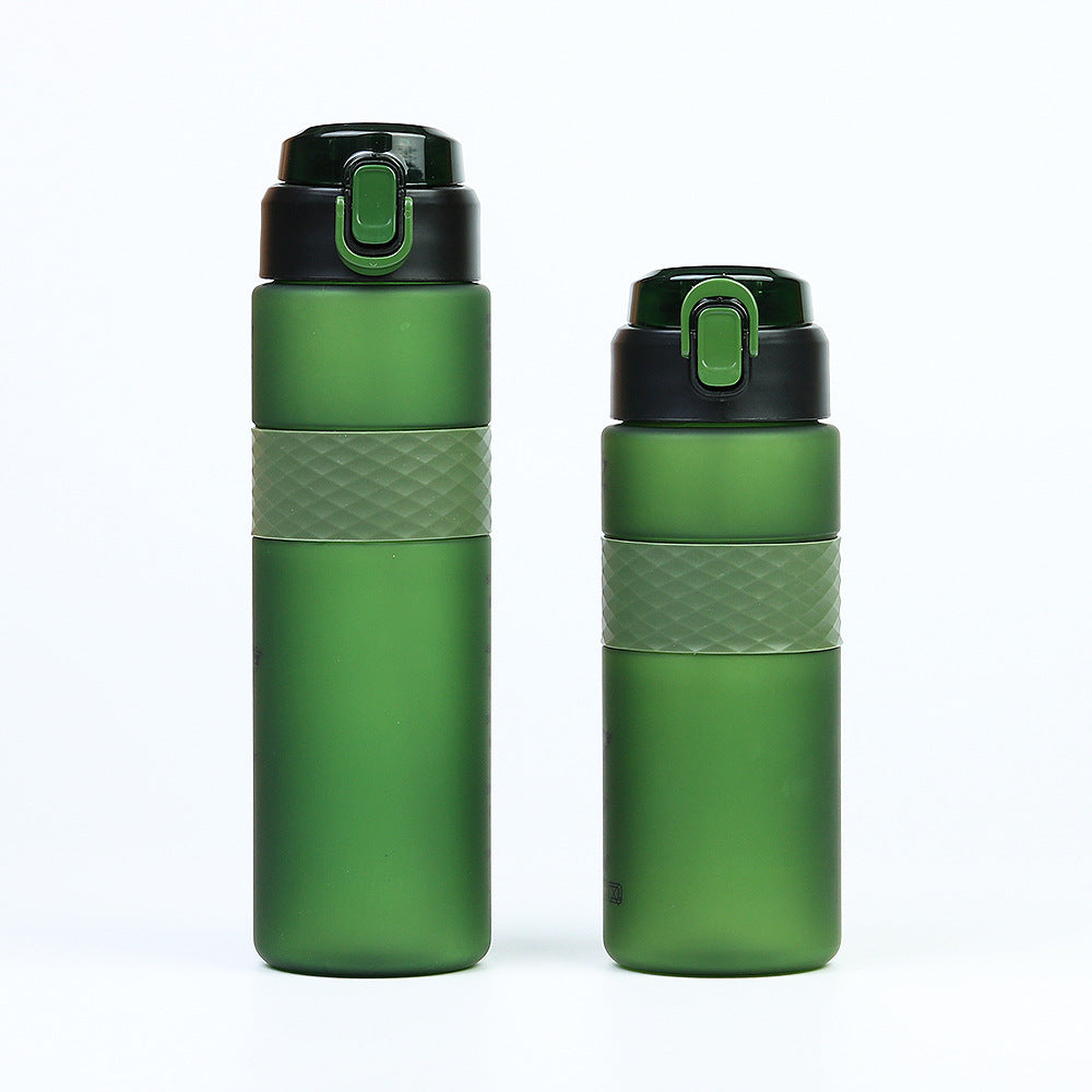 Factory-customized portable plastic water bottle, outdoor sports direct drink large capacity water jug, pop-up lid anti-scald space cup with straw