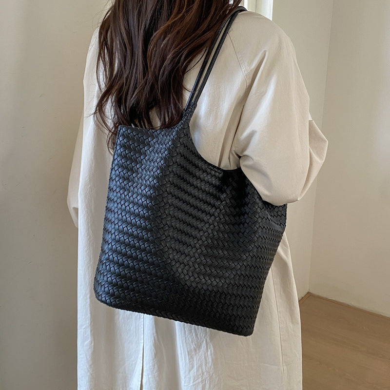 2026 spring new woven texture bag women's minimalist versatile underarm bag large capacity commuter tote shoulder bag