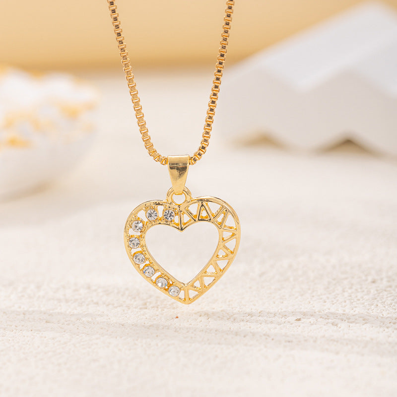 Gold clavicle chain wholesale european and american cross-border hollow heart pendant jewelry accessible luxury niche design heart-shaped necklace for women
