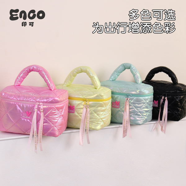High-value down glossy cosmetic bag, fashionable and large-capacity high-end toilet bag, women's cosmetics, portable storage bag.