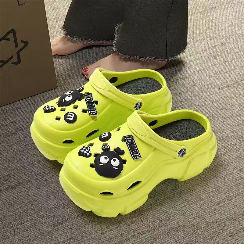 Thick sole crocs women's summer popular trendy 2024 outdoor wear soft bottom beach baotou sandals half slippers women's style