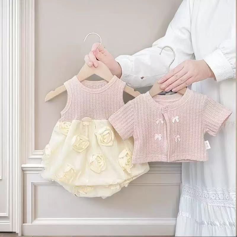 Spring & fall clothing heart bag butt two-piece setgirl baby cute triangle romper khaki baby 100-day vest skirt