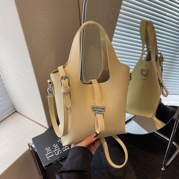Korean version of large-capacity retro fashion tote bag women's 2025 new versatile bucket bag shoulder bag work commuter bag