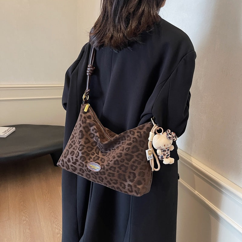 Casual relaxation large-capacity leopard print bag women's 2025 new autumn and winter commuter shoulder bag portable tote bag