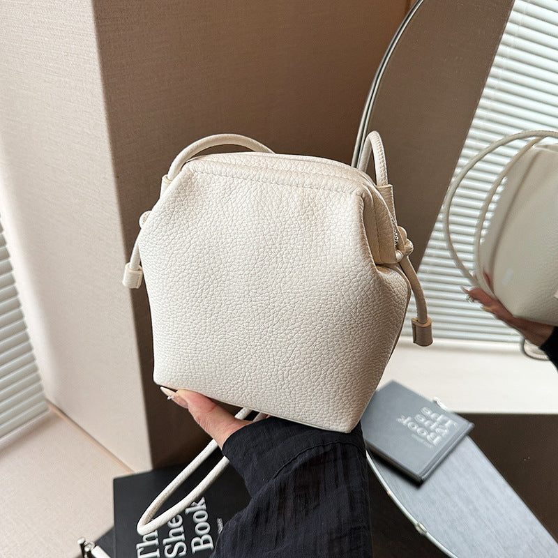 Foreign trade is popular this year, small bags for women's summer 2025 new fashion niche messenger bags, Korean version bucket bags